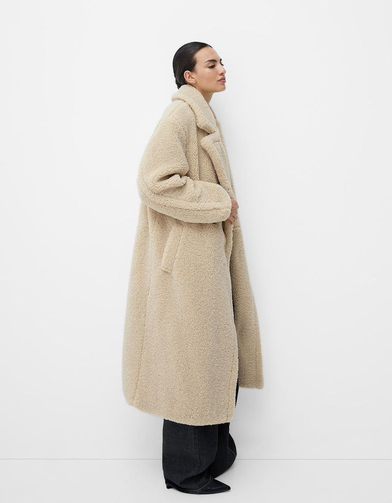 Cozy Women's Oversized Teddy Fur Winter Coat with Lapel Collar & Button Front - Perfect for Cold Weather