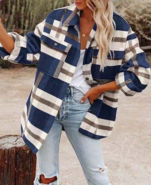 Women's Oversized Plaid Shacket - Cozy Flannel Jacket for Fall Fashion
