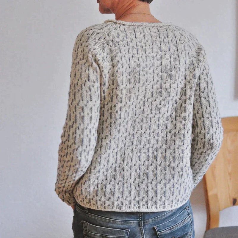 Women's Elegant Round Neck Sweater - Cozy Knit Pullover for Stylish Comfort