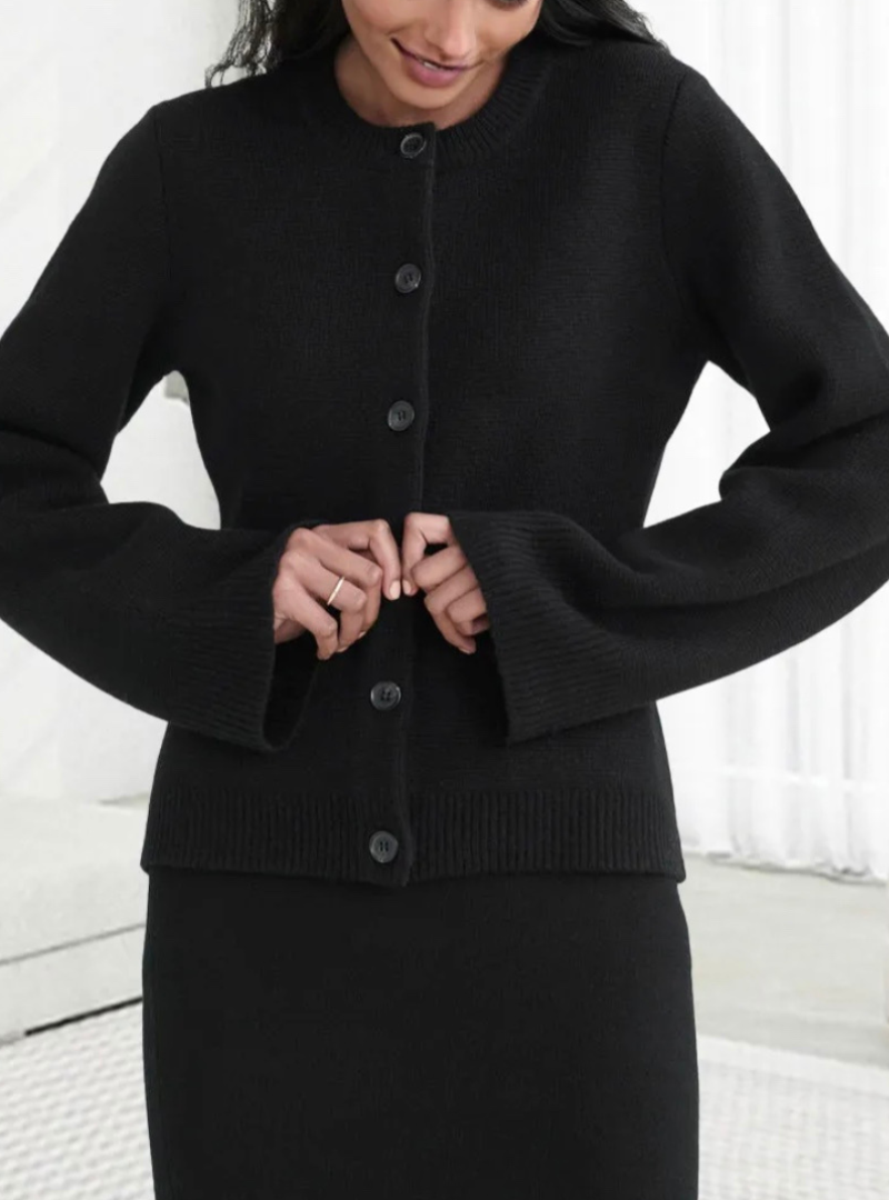 Women's Long Flare Sleeve Sweater - Cozy Knit Top for Fall & Winter Fashion
