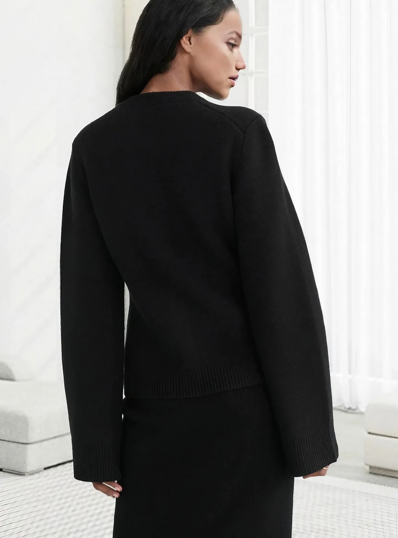 Women's Long Flare Sleeve Sweater - Cozy Knit Top for Fall & Winter Fashion