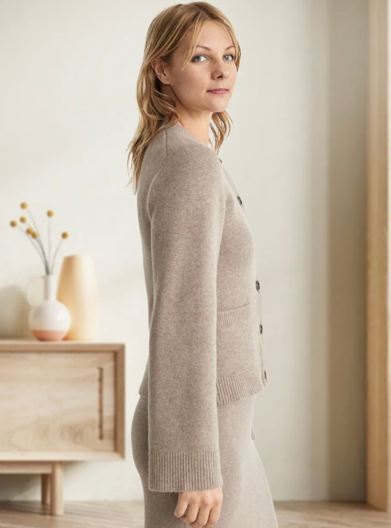 Women's Long Flare Sleeve Sweater - Cozy Knit Top for Fall & Winter Fashion