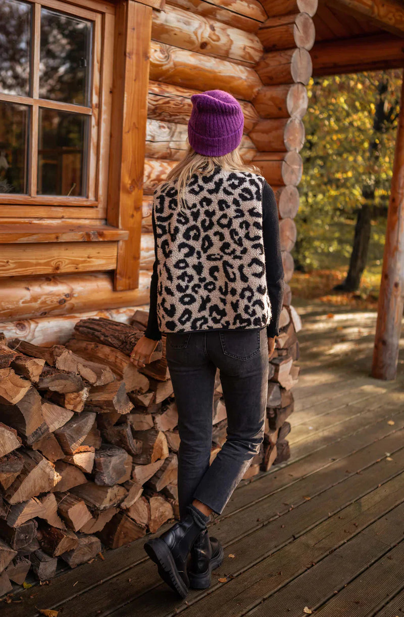 Stylish Women's Leopard Print Knit Vest with Button Front - Trendy Animal Print Sleeveless Top