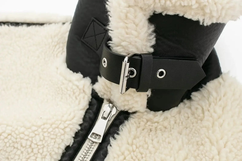 Trendy Ivory Sherpa Women's Fleece Jacket - Cozy Zip-Up Winter Coat for Ultimate Warmth