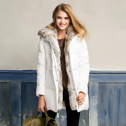 Women's Luxury White Puffer Jacket with Fur Hood - Stylish Winter Coat for Ultimate Warmth and Comfort