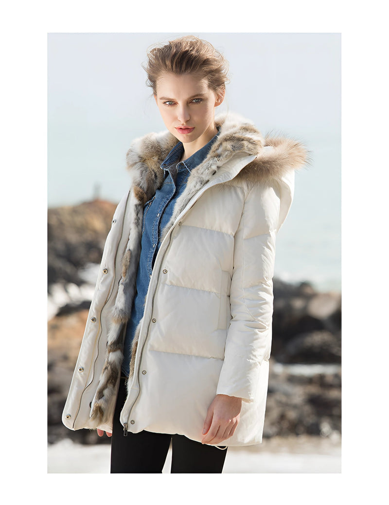 Women's Luxury White Puffer Jacket with Fur Hood - Stylish Winter Coat for Ultimate Warmth and Comfort