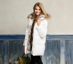 Women's Luxury White Puffer Jacket with Fur Hood - Stylish Winter Coat for Ultimate Warmth and Comfort