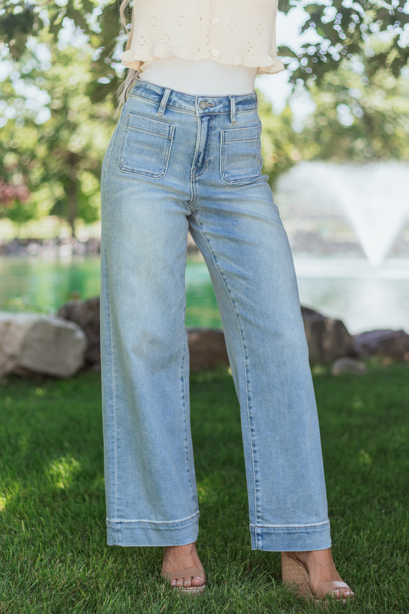 Women's Hidden Light Wash Wide Leg Jeans with Patch Pockets - Stretchy & Comfortable Fit