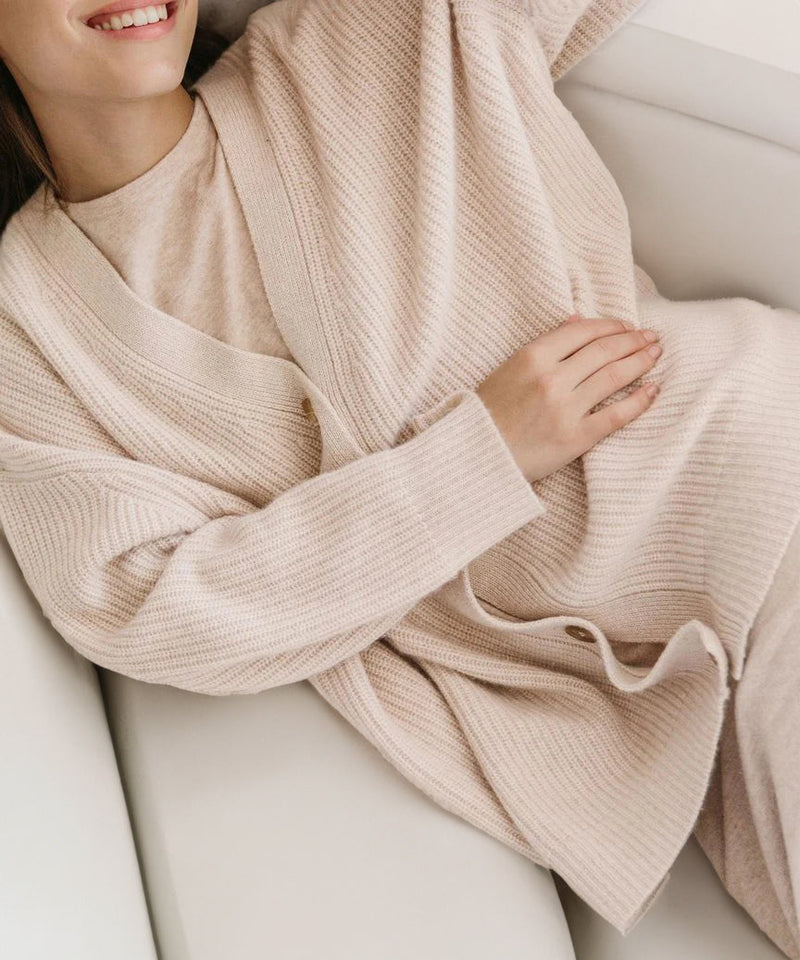 Cozy Women's Oversized Button Cardigan - Ribbed Knit Texture for Ultimate Comfort