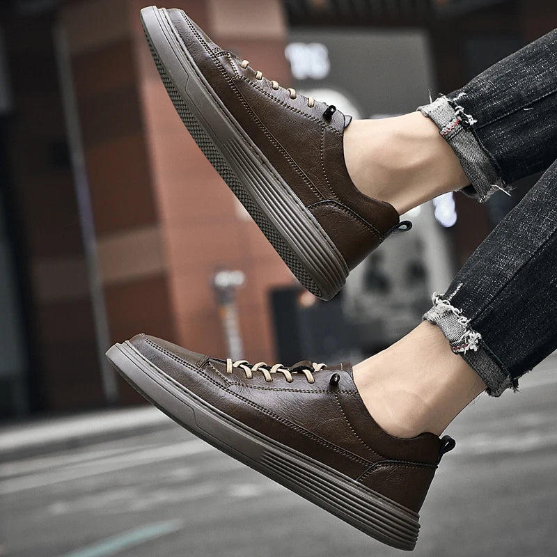 Men's Low-Top Sneakers - Stylish Tonal Stitching & Secure Lace-Up Closure for Comfort & Versatility