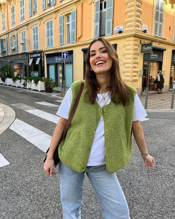 Premium Women's Fleece Vest - Soft, Warm, and Stylish Outerwear for All Seasons