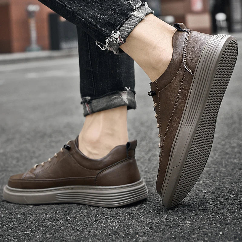 Men's Low-Top Sneakers - Stylish Tonal Stitching & Secure Lace-Up Closure for Comfort & Versatility