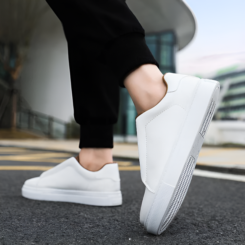 Stylish Men's Sneakers - Trendy Athletic Footwear for Comfort & Performance