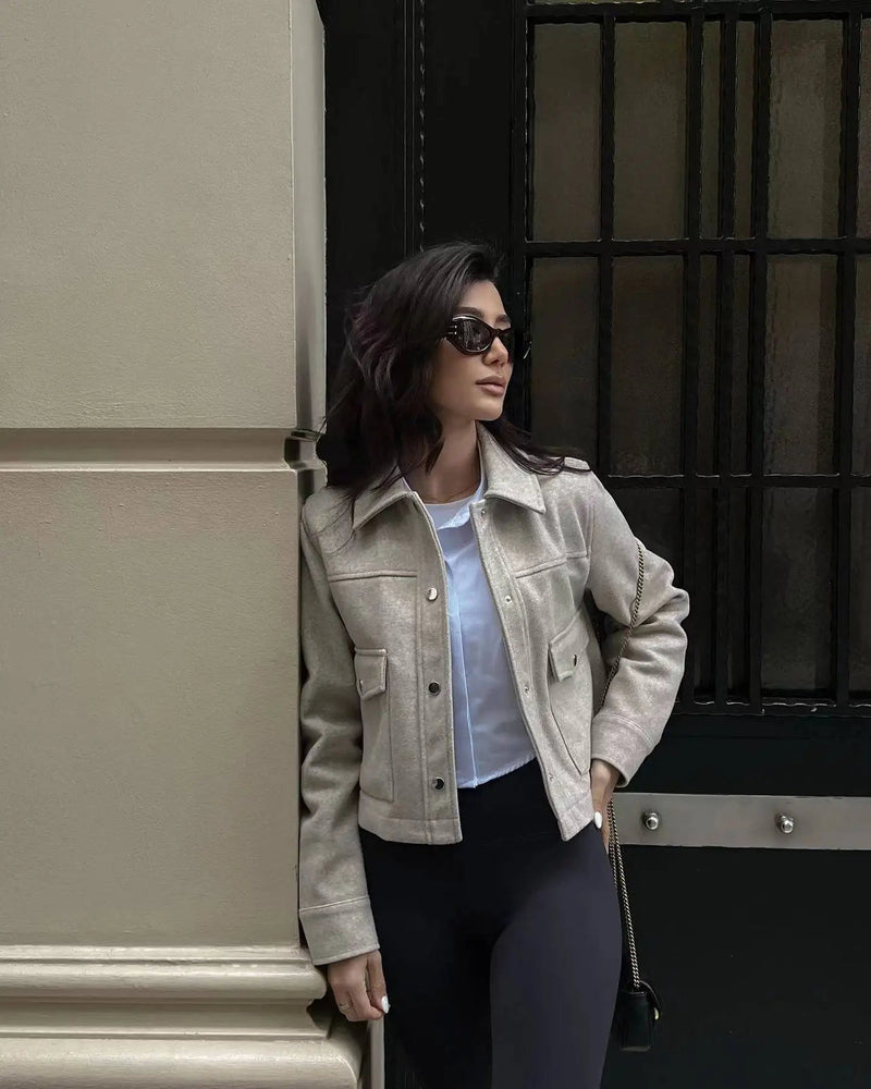 Tailored Women's Blazer Jacket - Stylish Fit for Professional & Casual Wear