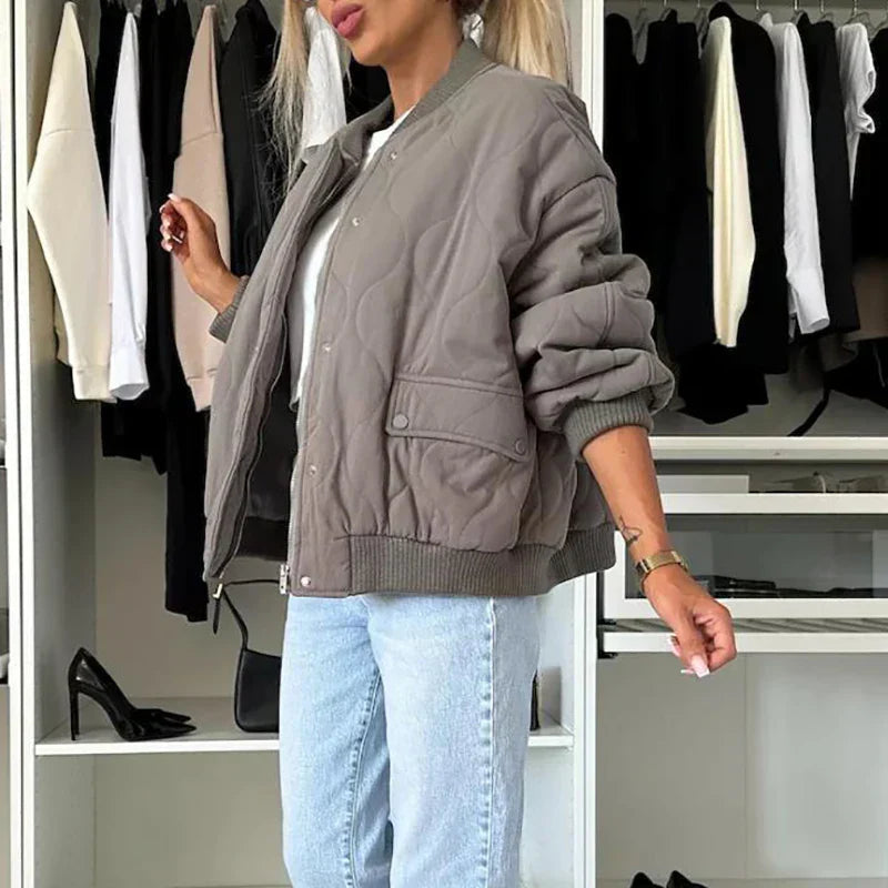 Stylish Women's Autumn Bomber Jacket - Trendy Outerwear for Fall Fashion