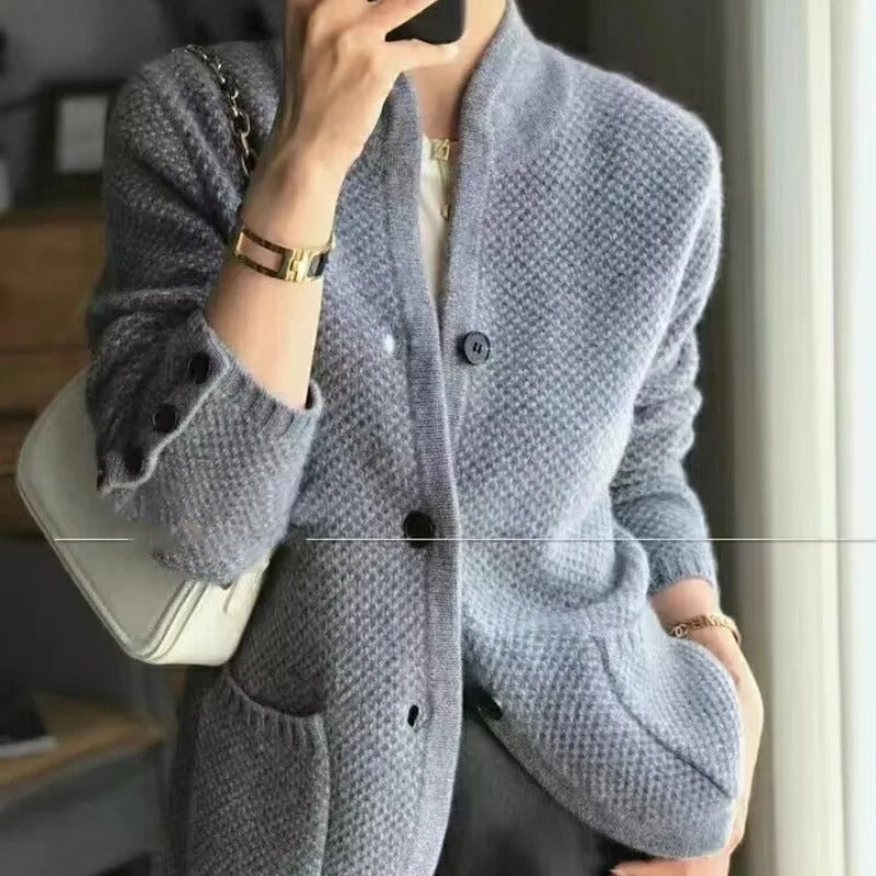 Avencea Women's Thick Cashmere Wool Jacket | Luxurious Outerwear for Ultimate Warmth and Style