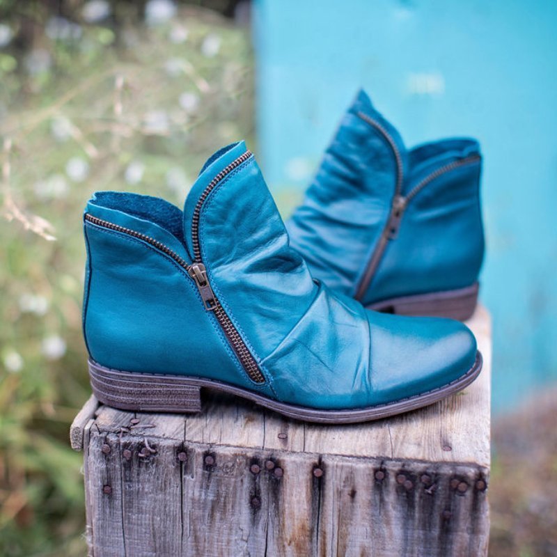 Stylish Women's Side-Zip Ankle Boots with Low Heel & Trendy Ruched Detailing - Perfect for Everyday Wear